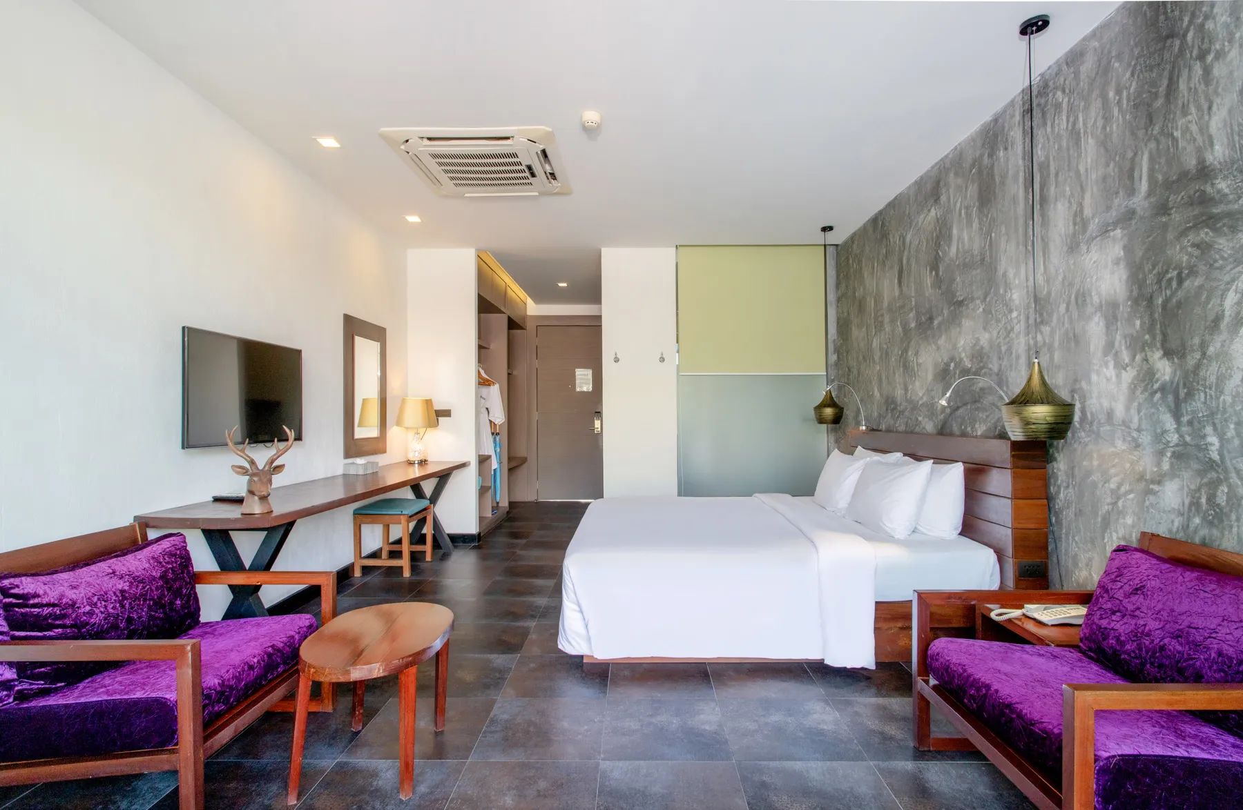 Bay Wing - Bay Room